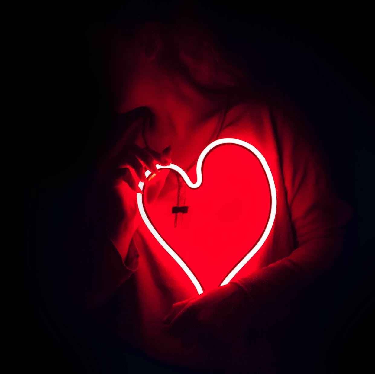 Neon-heart-girl2